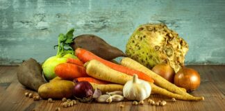 Co dodać do sałatki z selera? Co dodać do sałatki z selera?