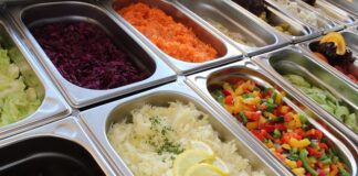 Jak zrobić sos sałatkowy Cezar? Jak zrobić sos sałatkowy Cezar?