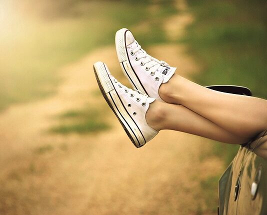 Jak długo może stać samochód hybrydowy?