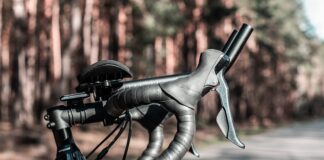 Jak sprawdzić manetkę w rowerze elektrycznym?