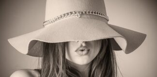 Jakie stroje kąpielowe są modne 2023? Jakie stroje kąpielowe są modne 2023?